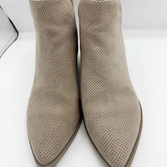 Universal Threads Bootie Ankle Boots Women 10 Heels Vegan Pointy Western Taupe - Picture 3 of 8